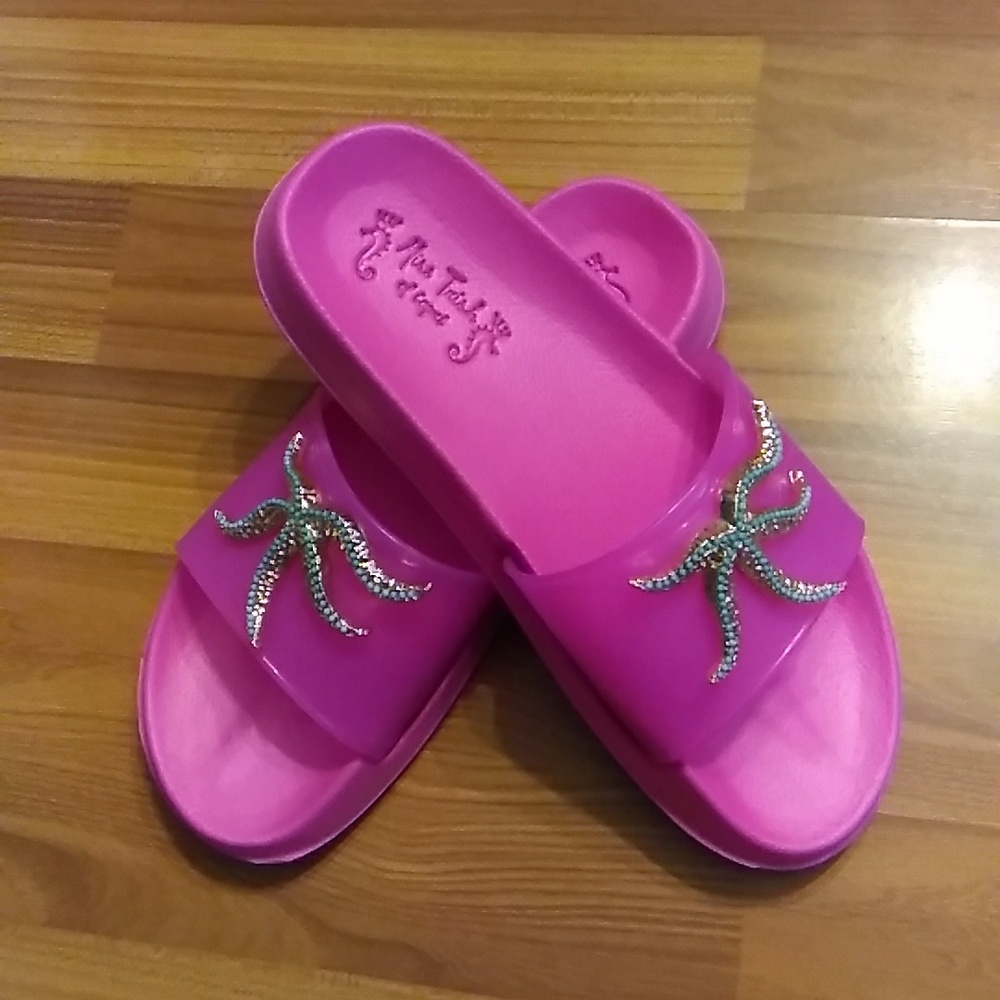 MISS TRISH OF CAPRI POOL BEACH SLIDES 39 NEW